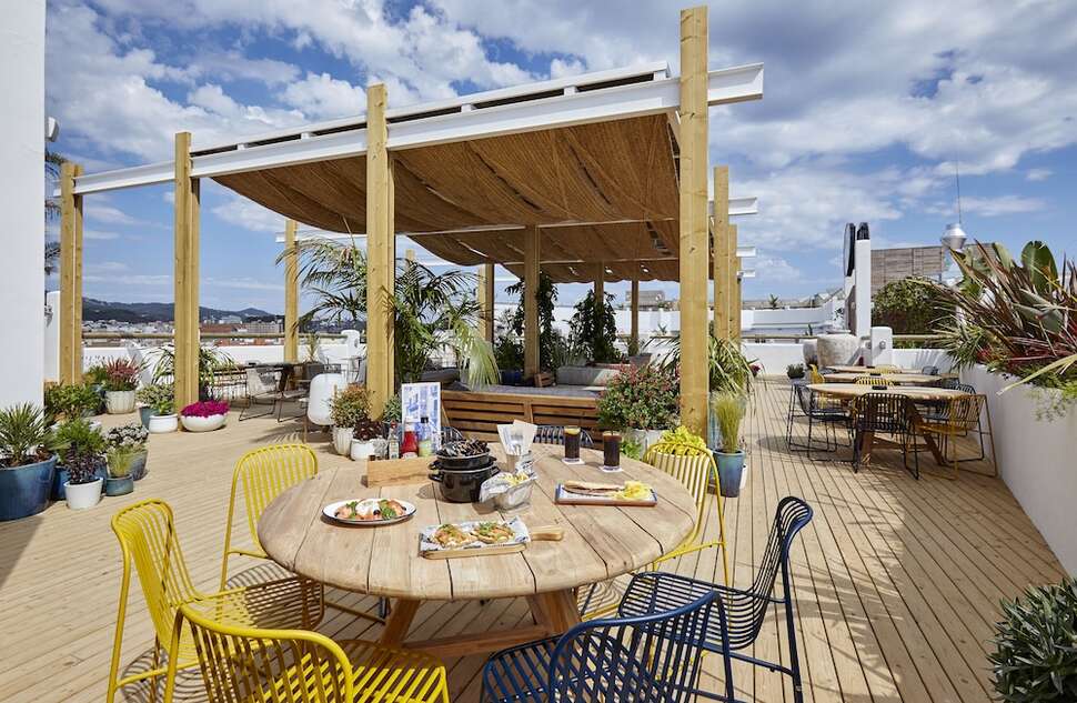 Een foto van het terras bij Gran Hotel Flamingo