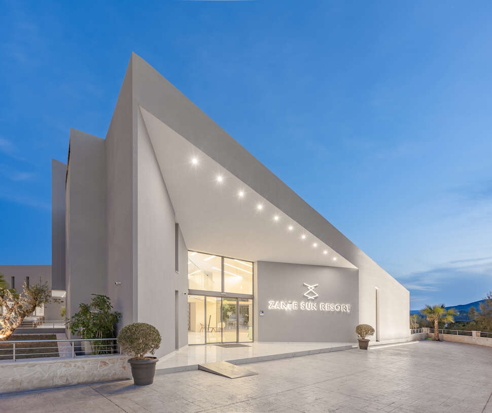 Een foto van de buitenkant van Zante Sun Resort