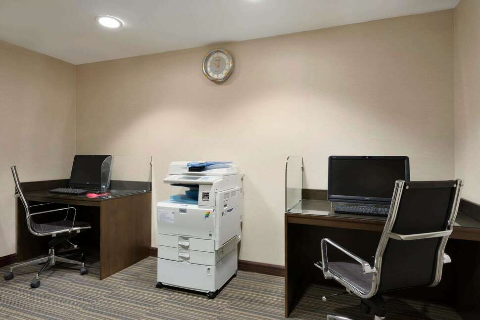 Een foto van Ramada by Wyndham Downtown Abu Dhabi