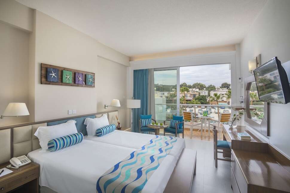 Een foto van Cavo Maris Beach Hotel