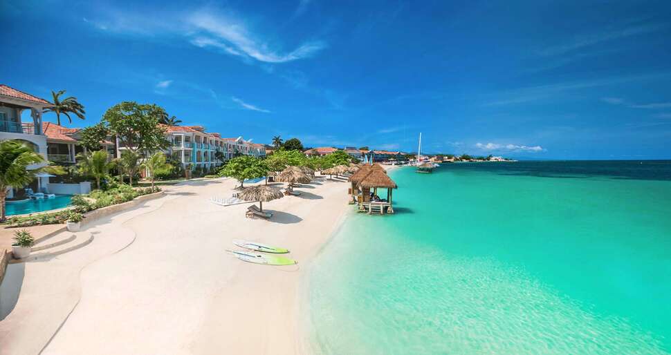 Ein Foto vom Strand beim Sandals Montego Bay