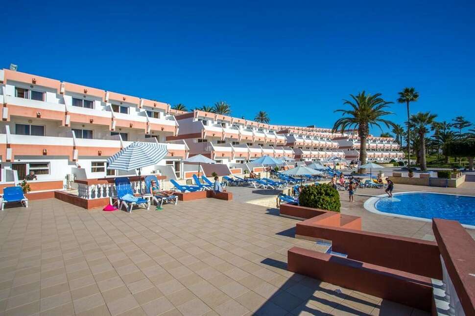 Een foto van het terras bij Hotel Club Al Moggar Garden Beach