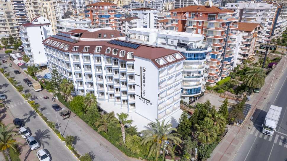 Een foto van de buitenkant van Sun Star Beach Hotel