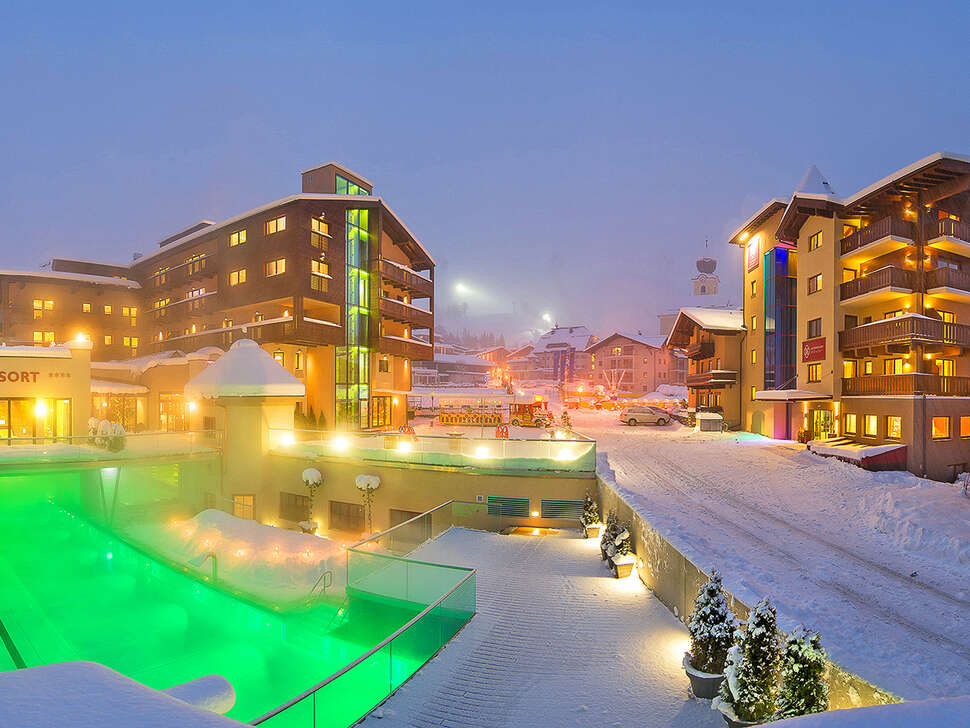 Een foto van het zwembad bij Alpinresort Sport & Spa