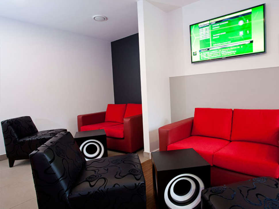 Een foto van het interieur van Point A Hotel Liverpool Street