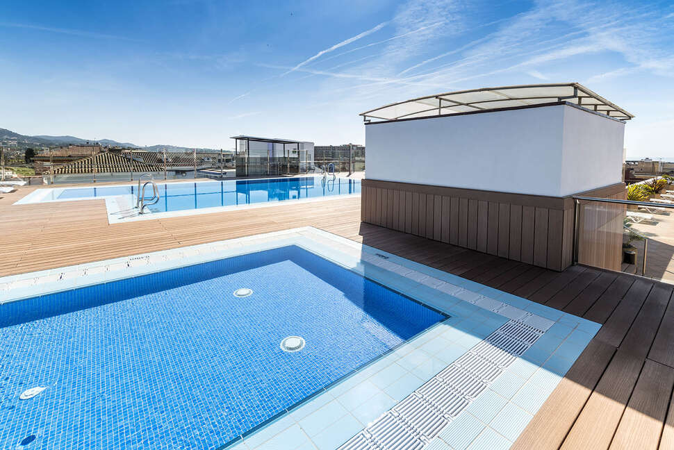 Een foto van het zwembad bij Appartementen Condado