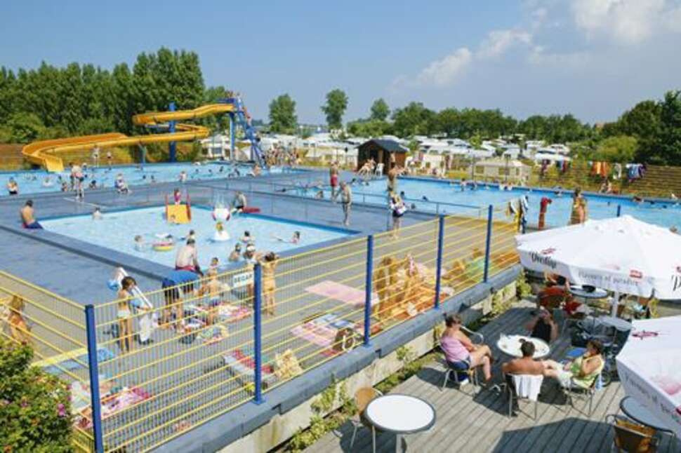 Een foto van het zwembad bij Bestcamp Camping Nieuwpoort