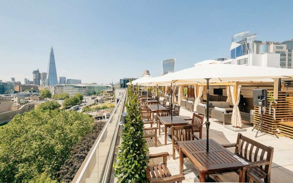 Ein Foto Tower Suites by Blue Orchid Hotels