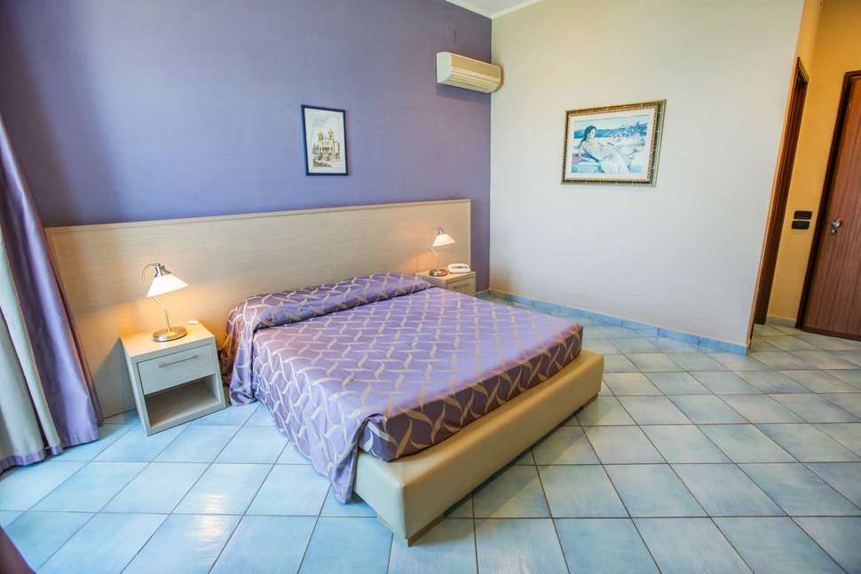 Ein Foto Hotel Tourist Cefalu