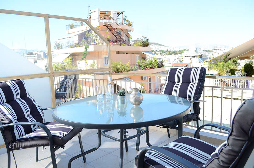 Een foto van het terras bij Acropolis Ami Boutique Hotel