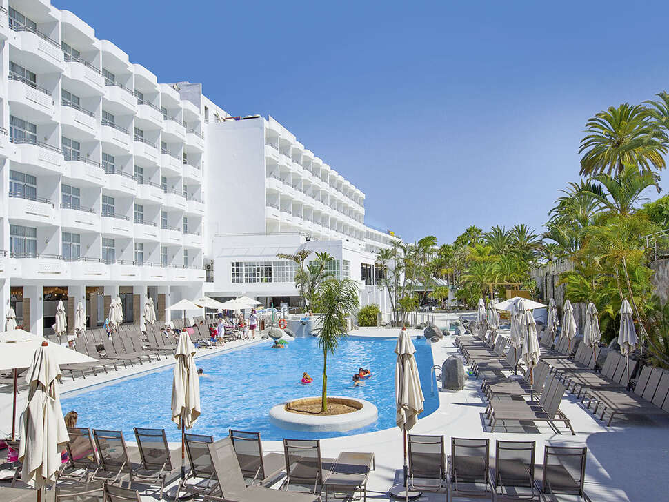 Een foto van het zwembad bij Abora Catarina by Lopesan Hotels