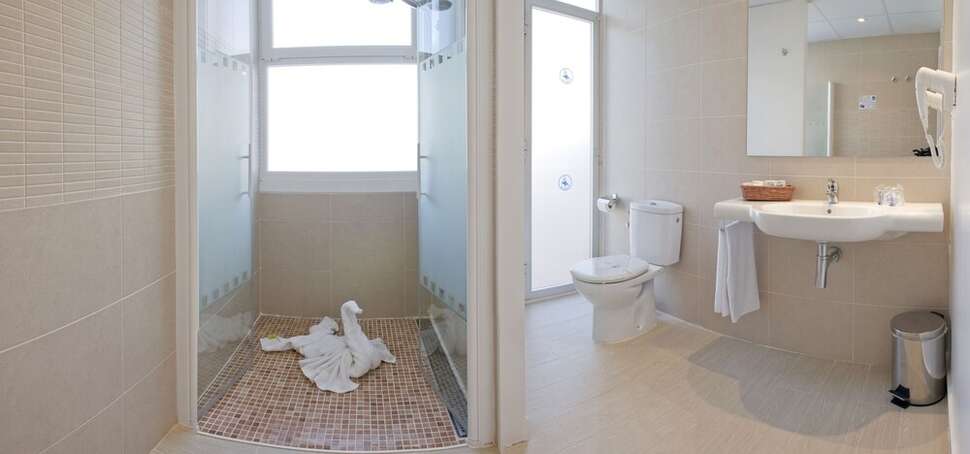 Ein Foto GHT Balmes Hotel Aparthotel & Splash