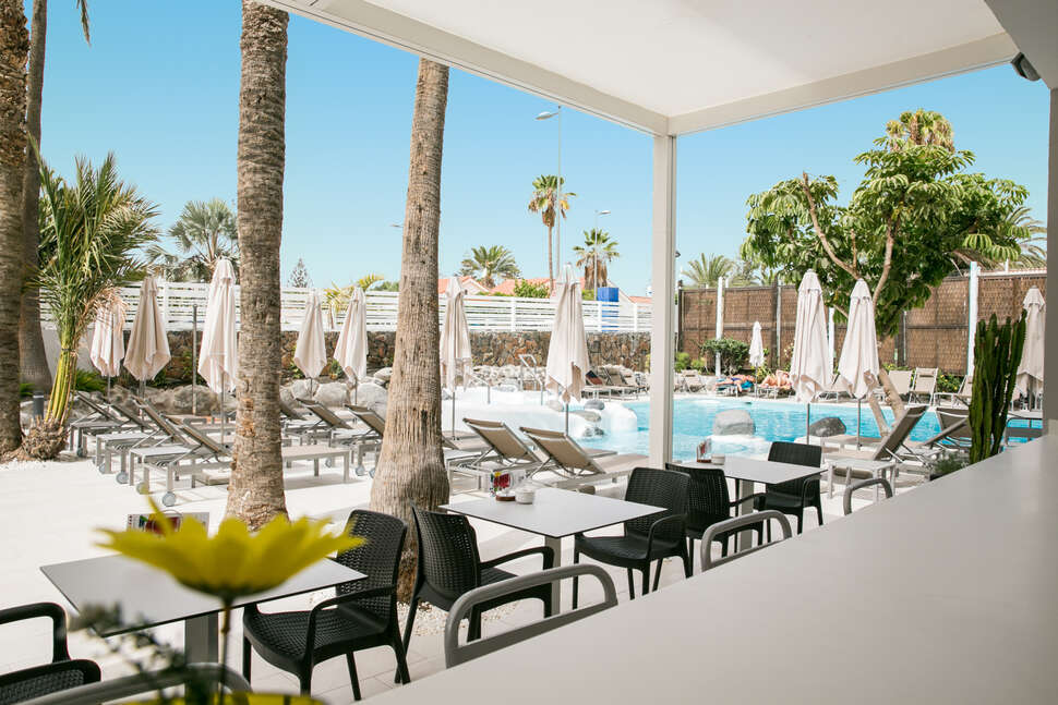 Ein Foto vom Pool im Hotel Livvo Anamar Suites