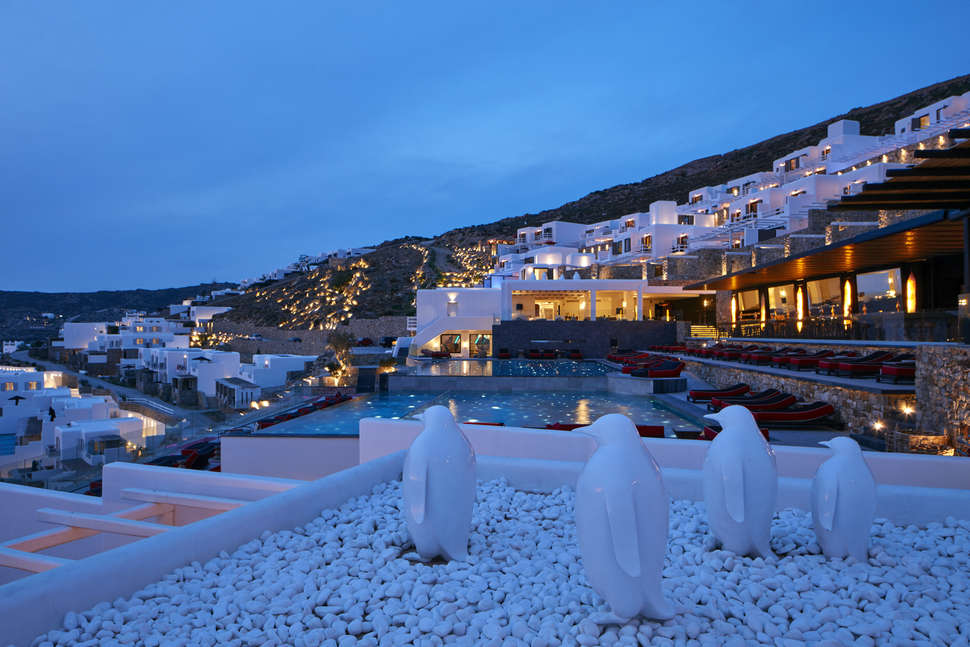 Ein Foto vom Strand beim Myconian Avaton Resort
