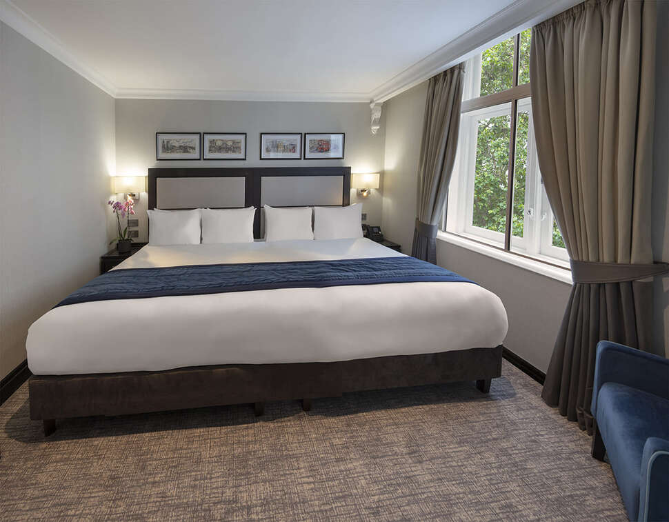 Ein Foto Tower Suites by Blue Orchid Hotels