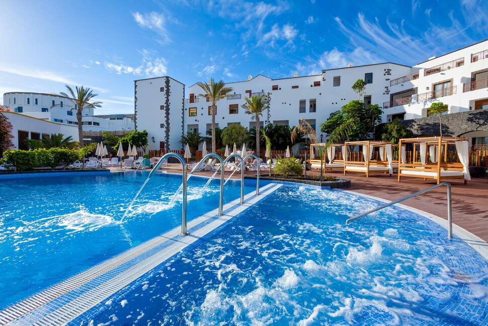 Een foto van het zwembad bij Gran Castillo Tagoro Hotel & Resort