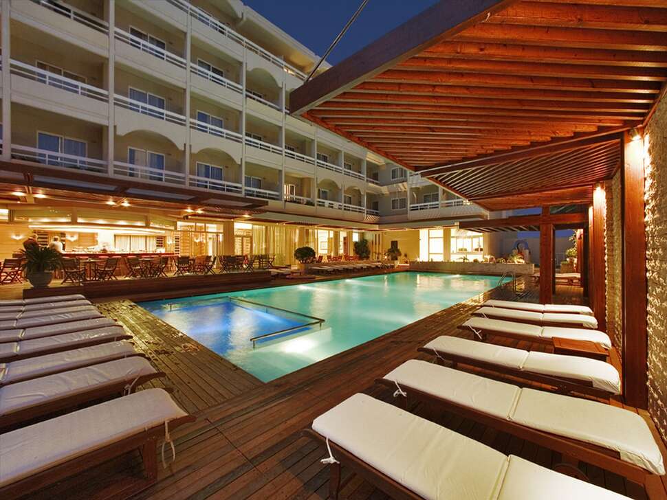 Ein Foto vom Pool im Athineon