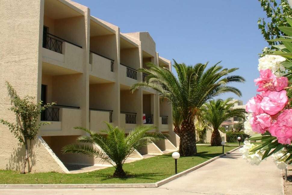 Een foto van de buitenkant van Summerland Hotel & Bungalows