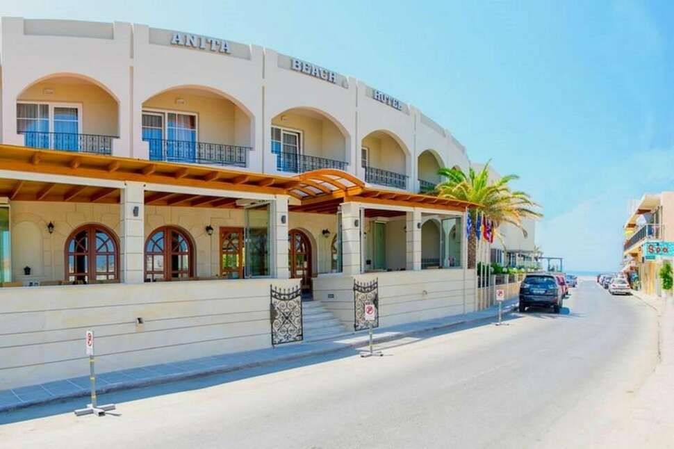 Een foto van de buitenkant van Anita Beach Hotel