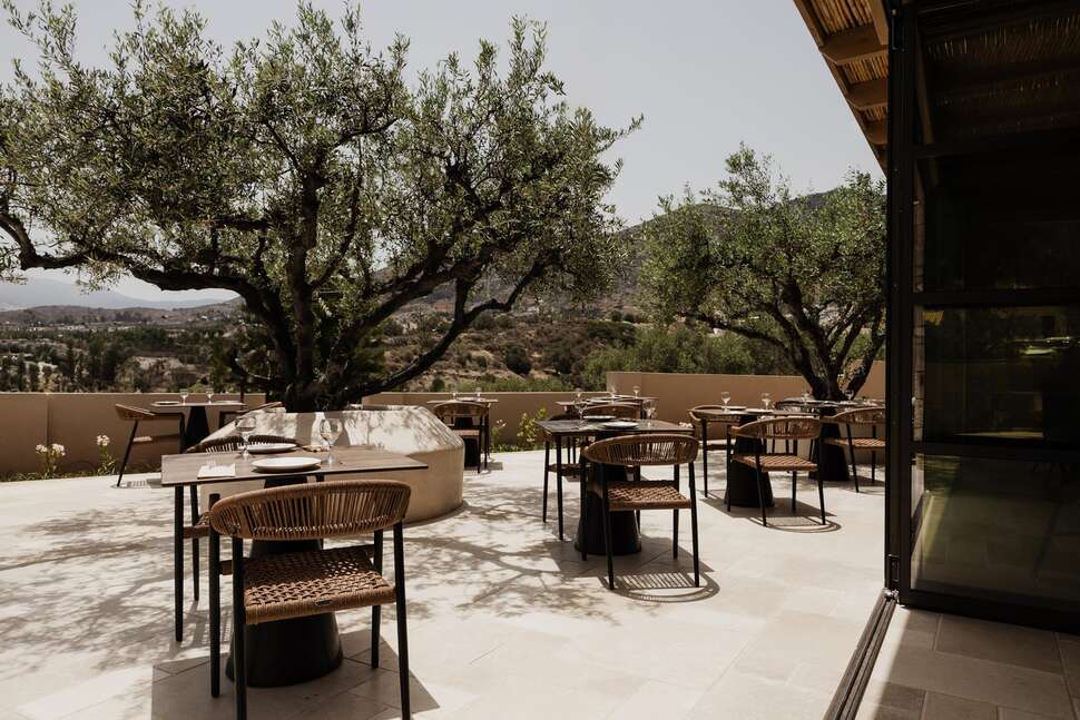 Een foto van het terras bij Momi Slow Living Hotel