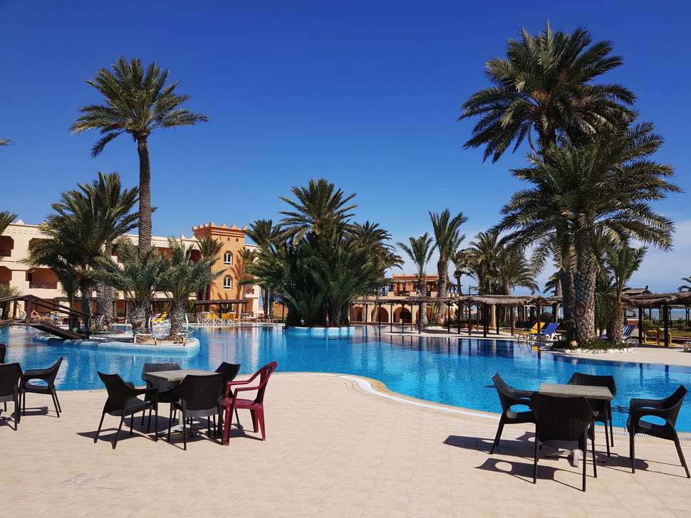 Een foto van het zwembad bij Vincci Safira Palms