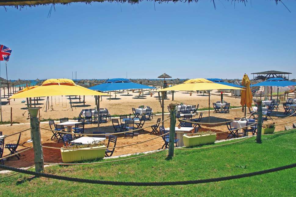 Een foto van het terras bij Hotel Nesrine