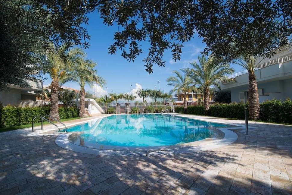 Een foto van het zwembad bij Villa Galati Resort