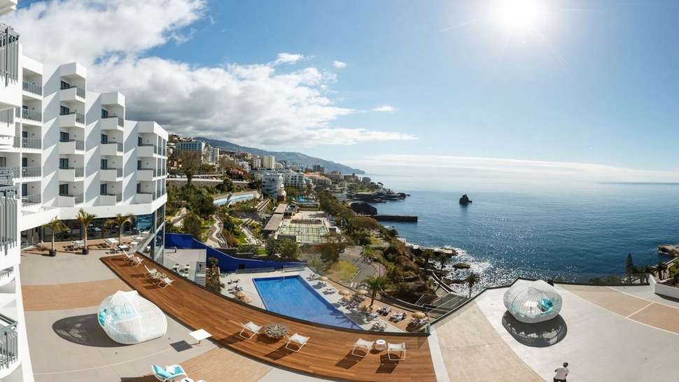 Een foto van het zwembad bij Hotel Baia Azul