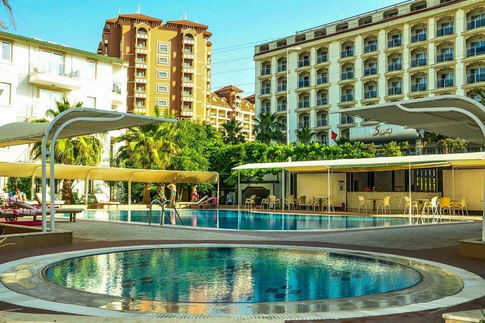 Een foto van het zwembad bij Hotel Sidekum