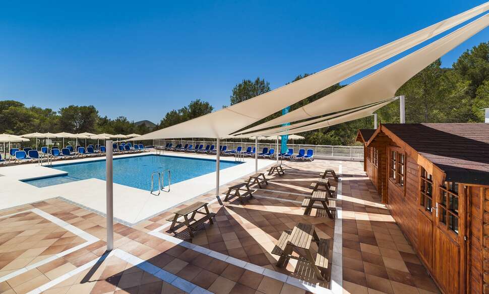 Een foto van het zwembad bij Globales Montemar Appartementen