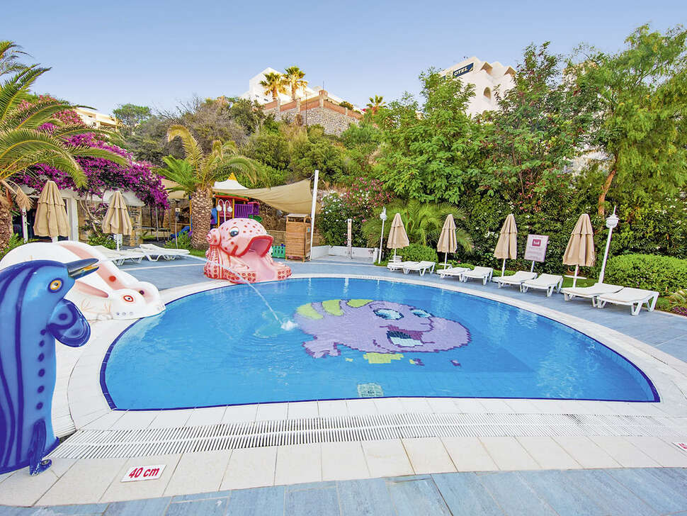 Een foto van het zwembad bij Salmakis Resort & Spa