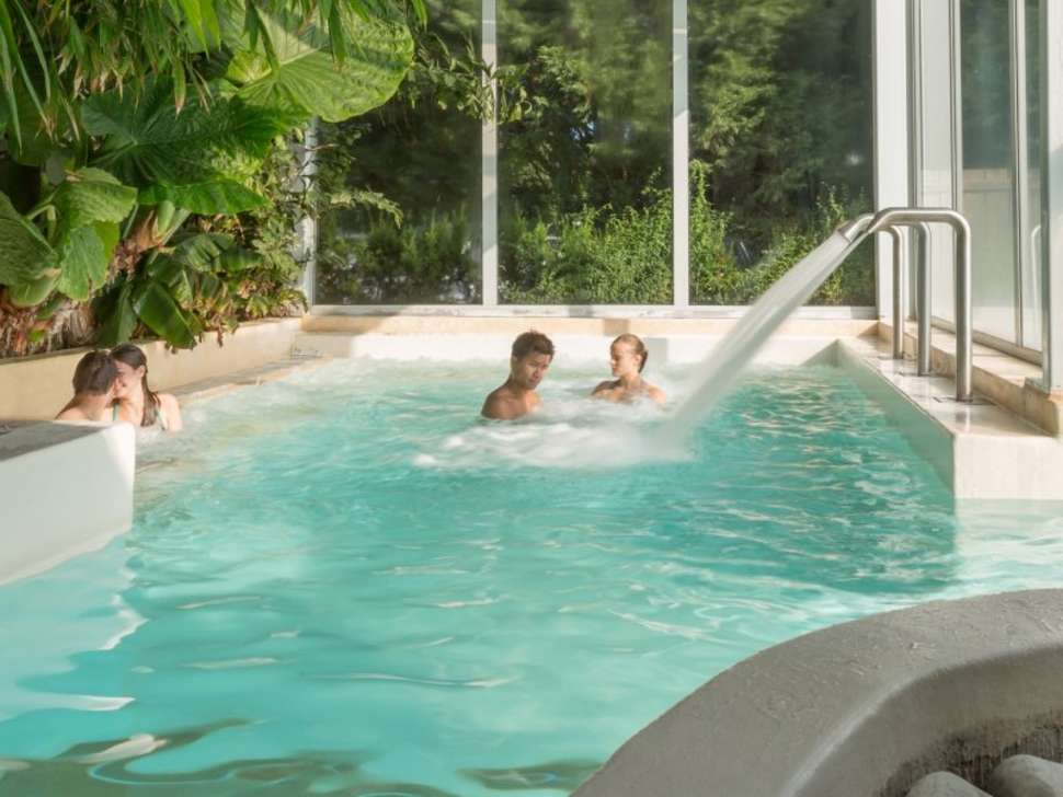 Een foto van het zwembad bij Pierre & Vacances Village Club Normandy Garden