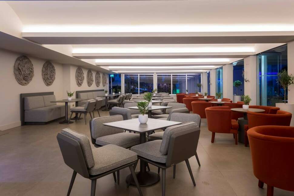 Een foto van de faciliteiten bij Tasia Maris Beach Hotel