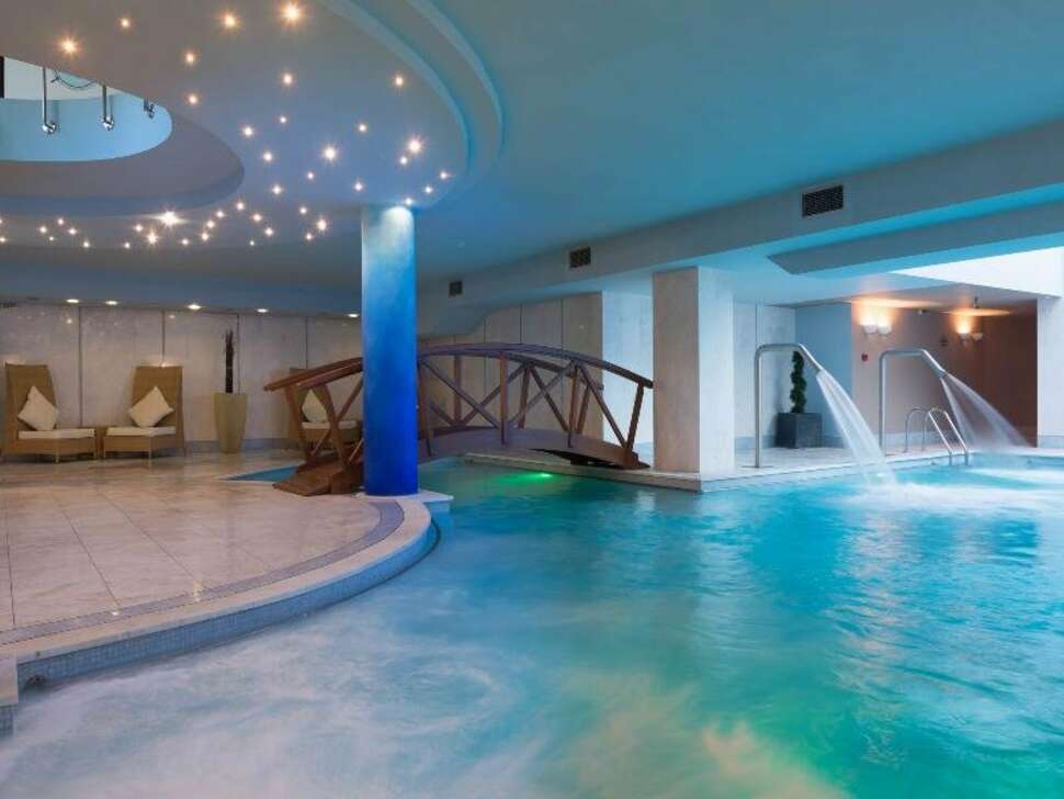 Een foto van het zwembad bij Dion Palace Beauty & Spa Resort