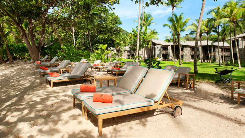 Een foto van het terras bij Kempinski Seychelles Resort