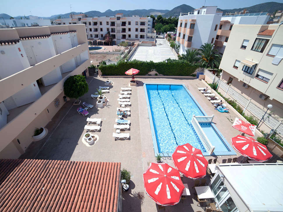 Ein Foto vom Pool im Aparthotel Vibra Mogambo