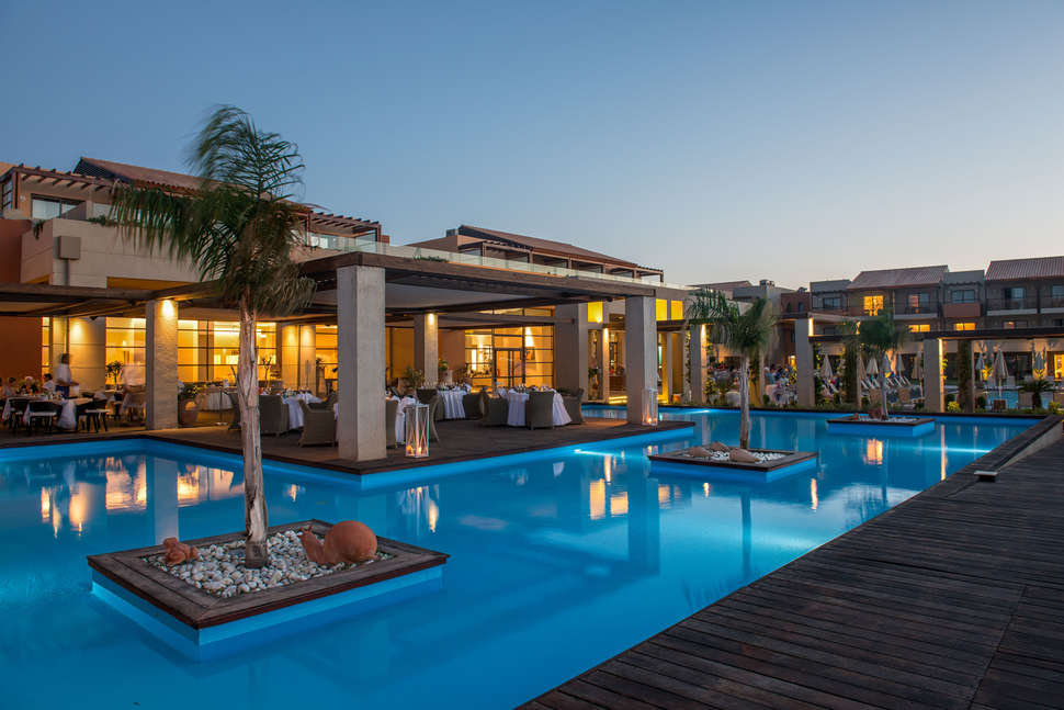 Een foto van het zwembad bij Hotel Astir Odysseus
