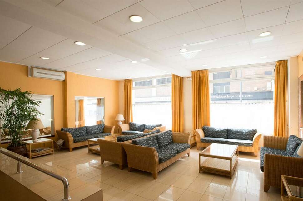 Een foto van het interieur van Hotel Merce