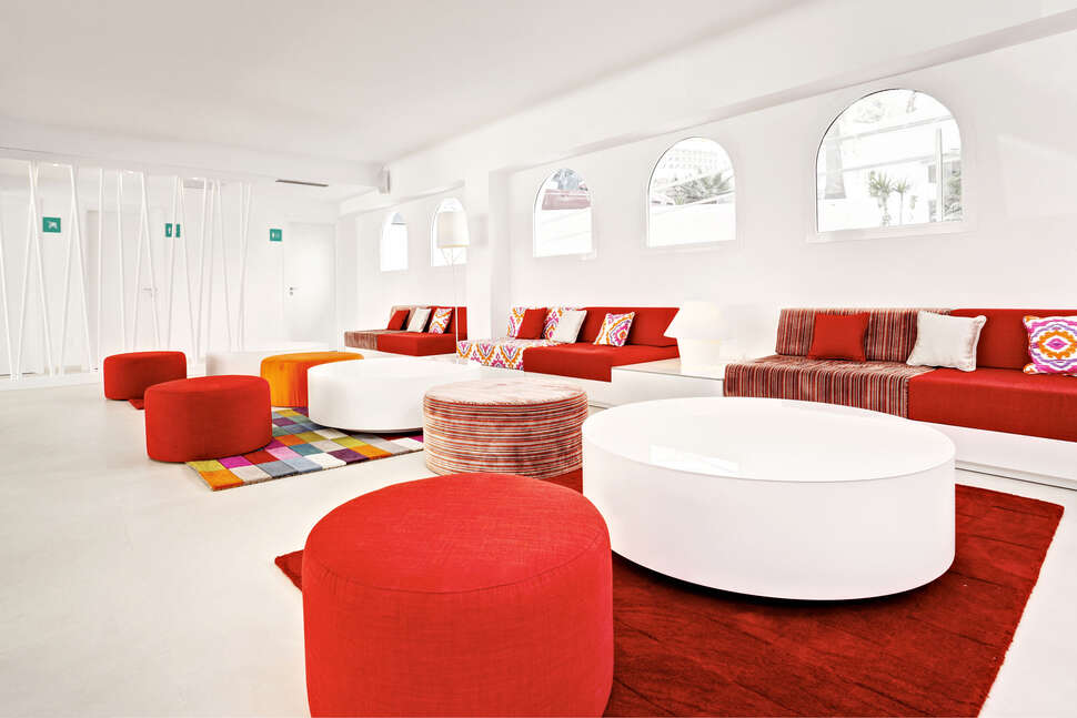 Een foto van het interieur van Grupotel Ibiza Beach Resort