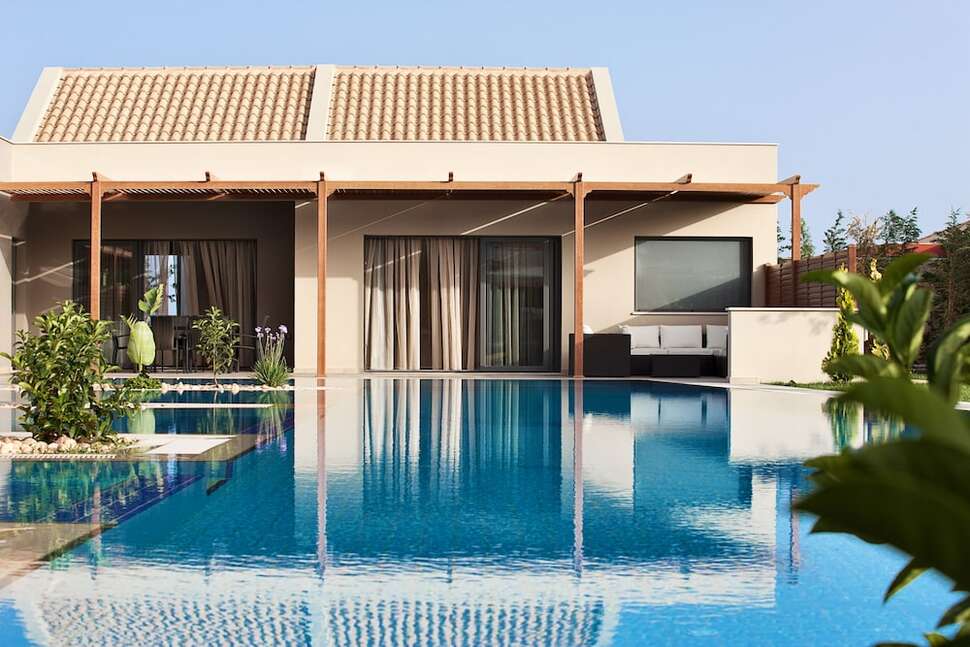 Een foto van het zwembad bij Apollonion Asterias Resort & Spa
