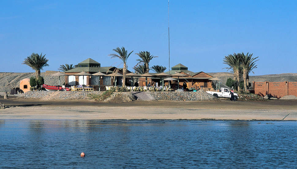 Een foto van het strand bij Shams Alam Beach Resort
