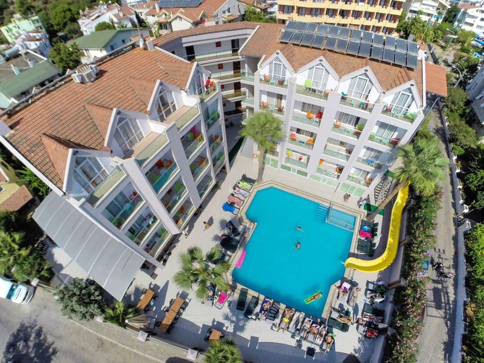 Ein Foto vom Pool im Hotel Palmea