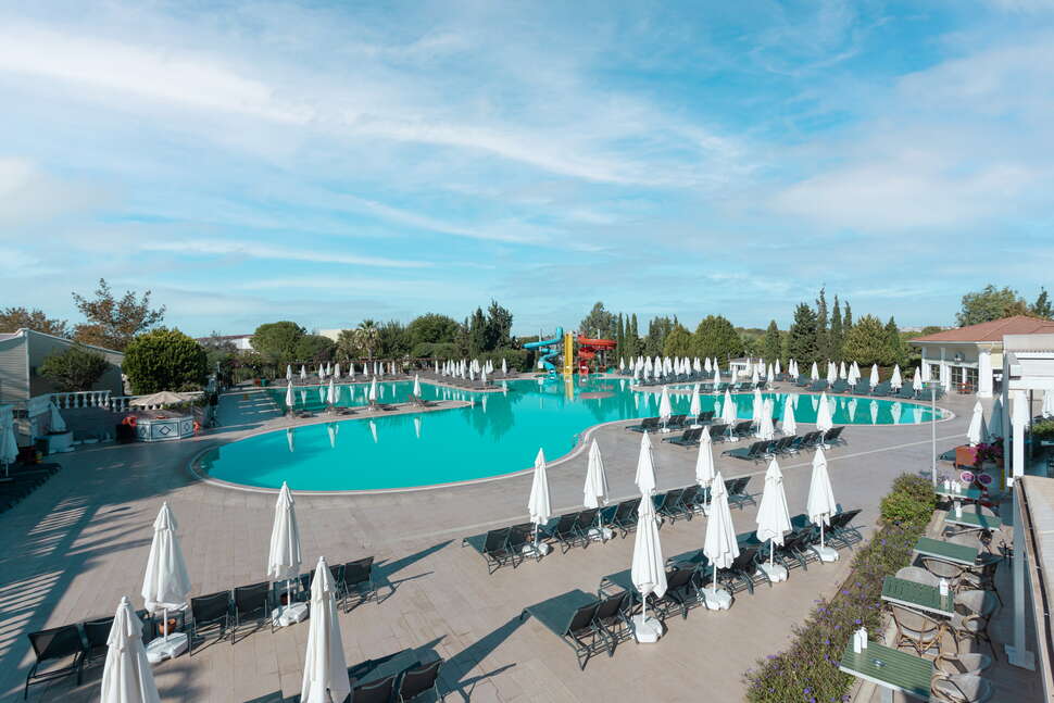 Een foto van het zwembad bij Anadolu Hotels Didim Club