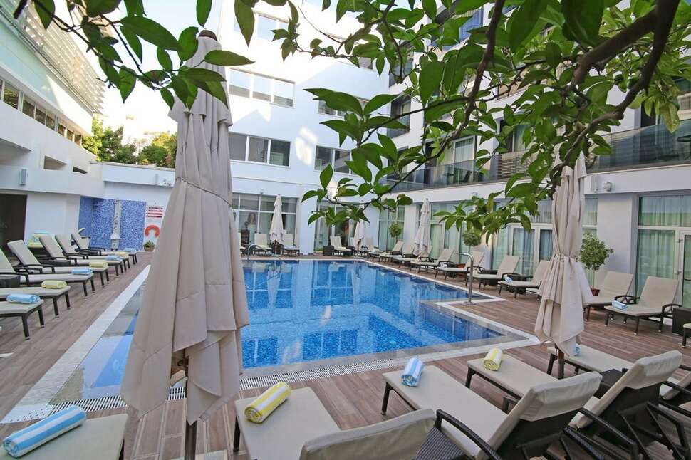 Een foto van het zwembad bij Hotel Lero