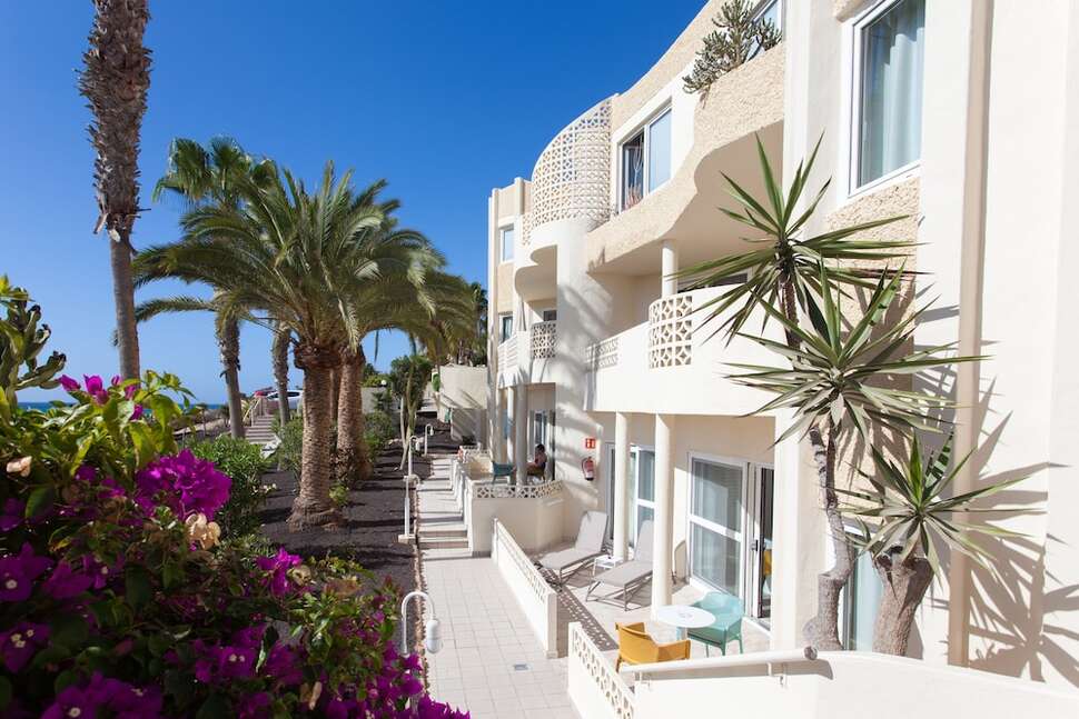 Een foto van de buitenkant van R2 Maryvent Beach Appartementen