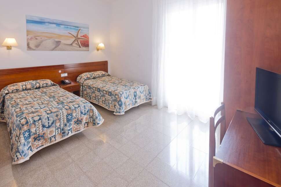 Ein Foto GHT Balmes Hotel Aparthotel & Splash