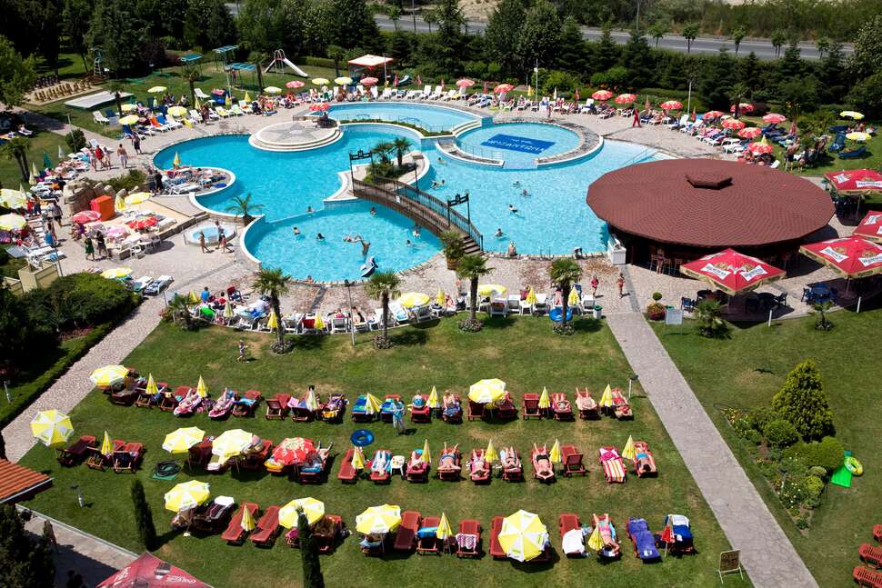 Ein Foto vom Pool im Hotel Hrizantema