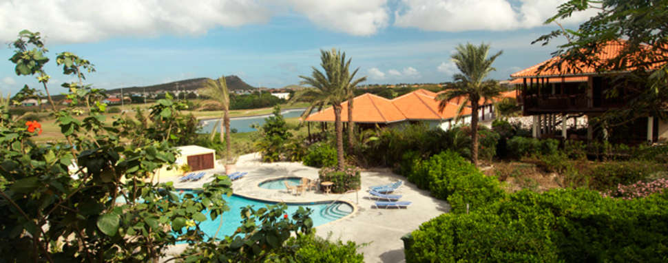 Een foto van een overzicht van Blue Bay Golf & Beach Resort