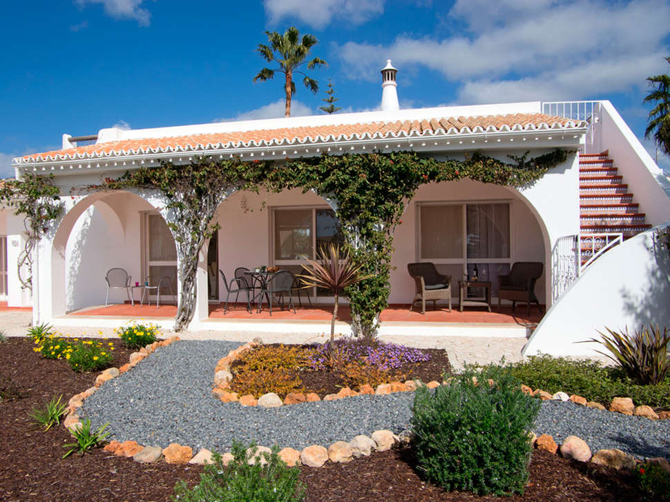 Ein Foto von der Außenansicht des Rocha Brava Resort