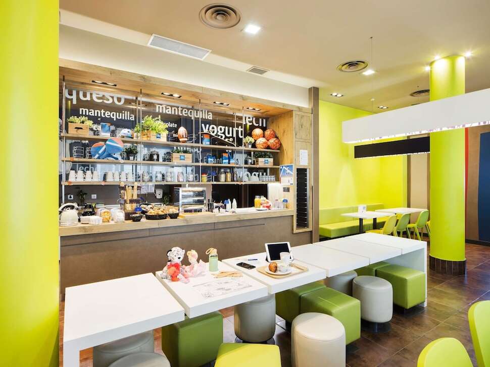 Een foto van Ibis Budget Sevilla Aeropuerto
